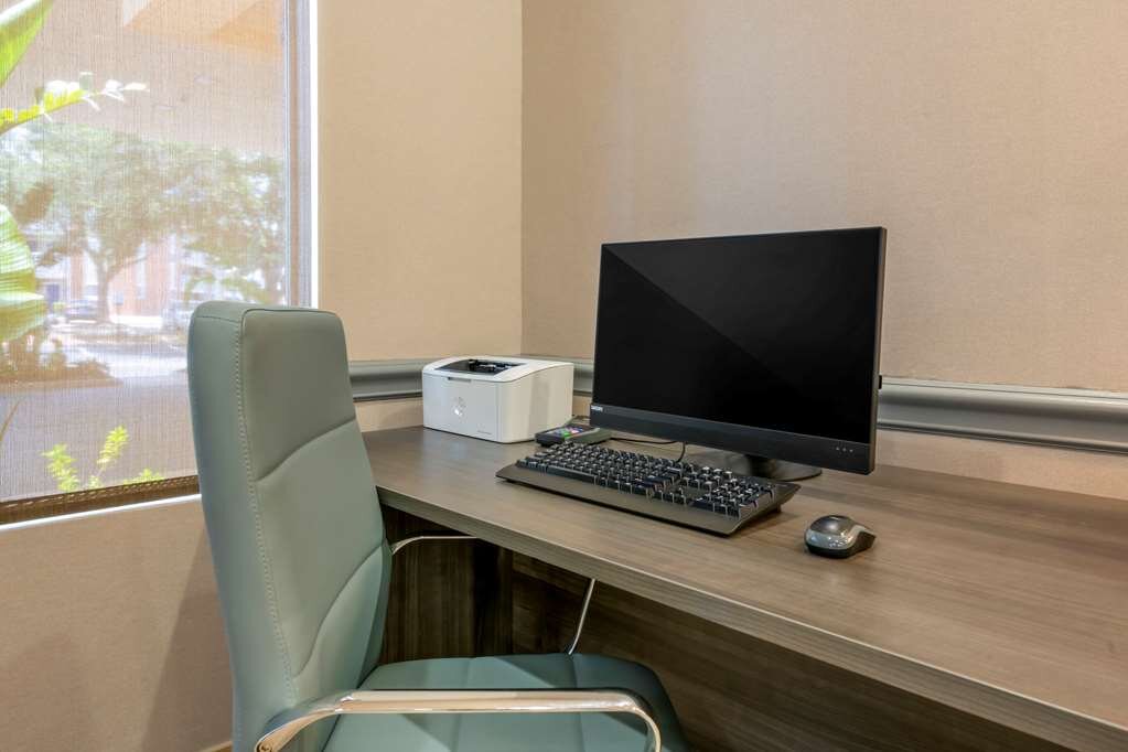 Hotel photo 50 of Comfort Suites Near Universal Orlando Resort.