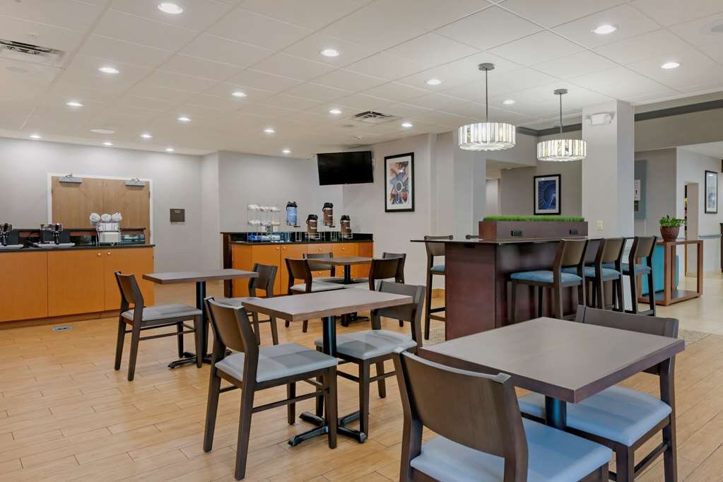 Hotel photo 5 of Comfort Suites Near Universal Orlando Resort.