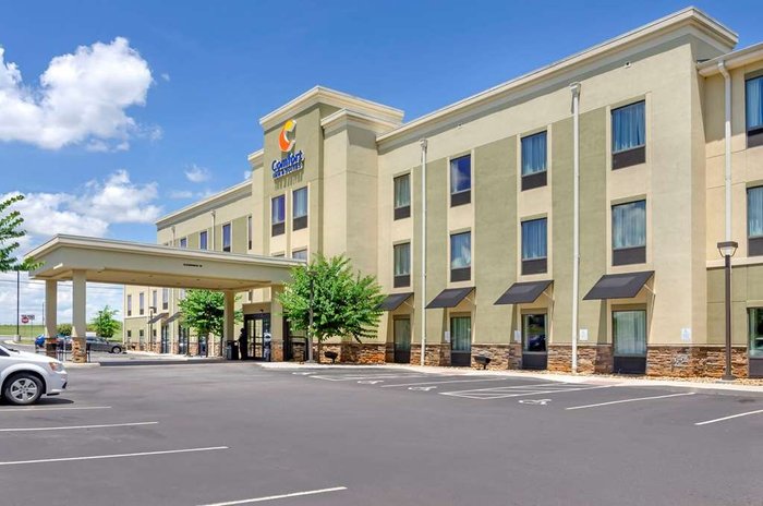 Comfort Inn & Suites Lynchburg Airport - University Area $99 ($̶1̶1̶7̶ 