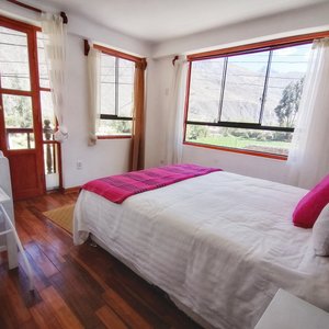 Queen room