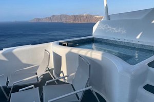 LA PERLA VILLAS AND SUITES - Updated 2024 Prices & Hotel Reviews  (Santorini/Oia, Greece)