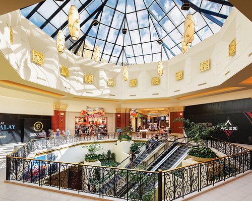 14 Best Places to Go Shopping in Las Vegas - Explore Strip Malls