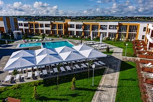 Hotels with a swimming pool in Blagoveschenskaya