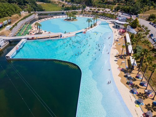 Clube Português de Niterói - Que tal aproveitar o dia no Clube Português?  Aqui no CPN temos piscinas aquecidas e uma área de lazer ideal para toda a  família. 🏊‍♀️ #clubeportuguesniteroi #ingá #