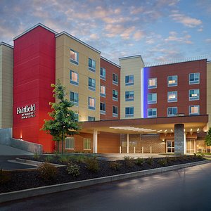 Our hotel is located minutes from University of Georgia and the bustling downtown Athens area with ample shopping and dining options. We offer thoughtfully designed, family-friendly hotel rooms and spacious suites equipped with refrigerators and microwaves.