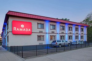 Ramada by Wyndham Bronx in Bronx, image may contain: Hotel, Building, Car, Vehicle