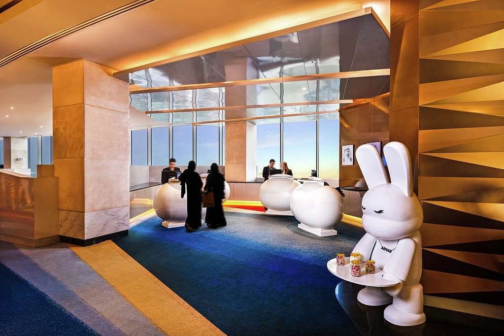 V Hotel Dubai, Curio Collection by Hilton, hotel in Dubai