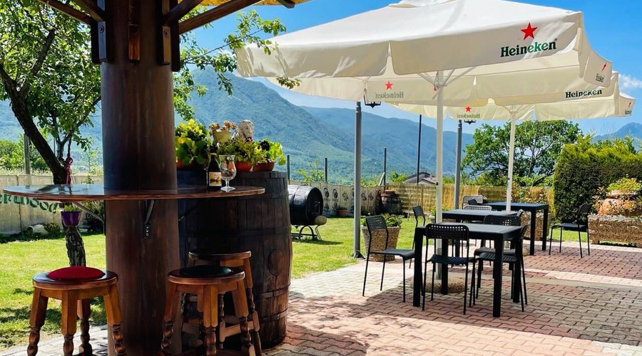 Posti a sedere all'aperto, prenota un tavolo!