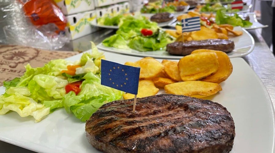 Scopri i nostri hamburger in piatto!