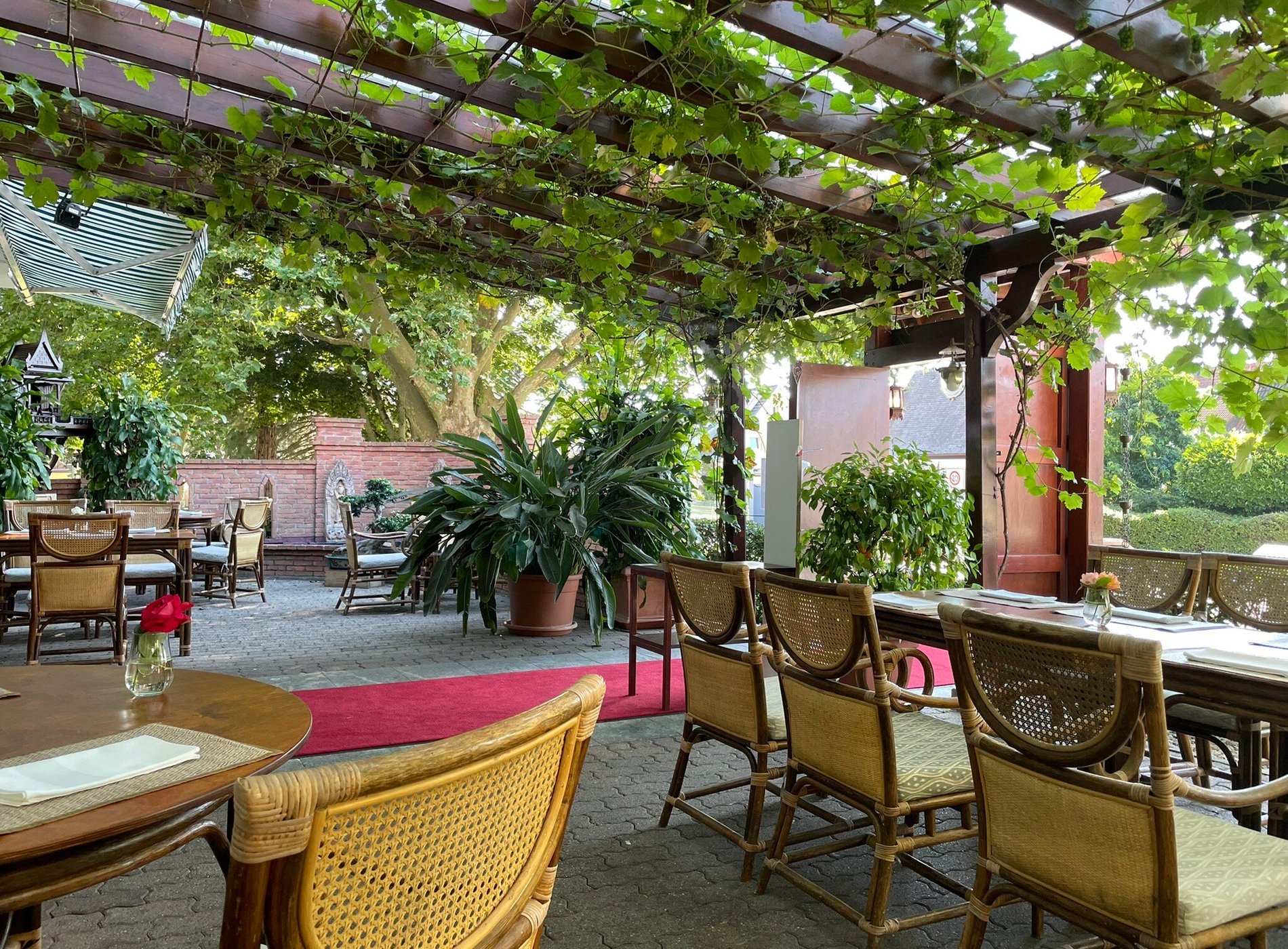 Hotel Pfauen - Villa Thai Restaurant by null