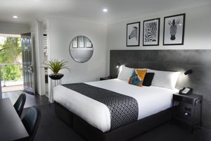 Room & Suite