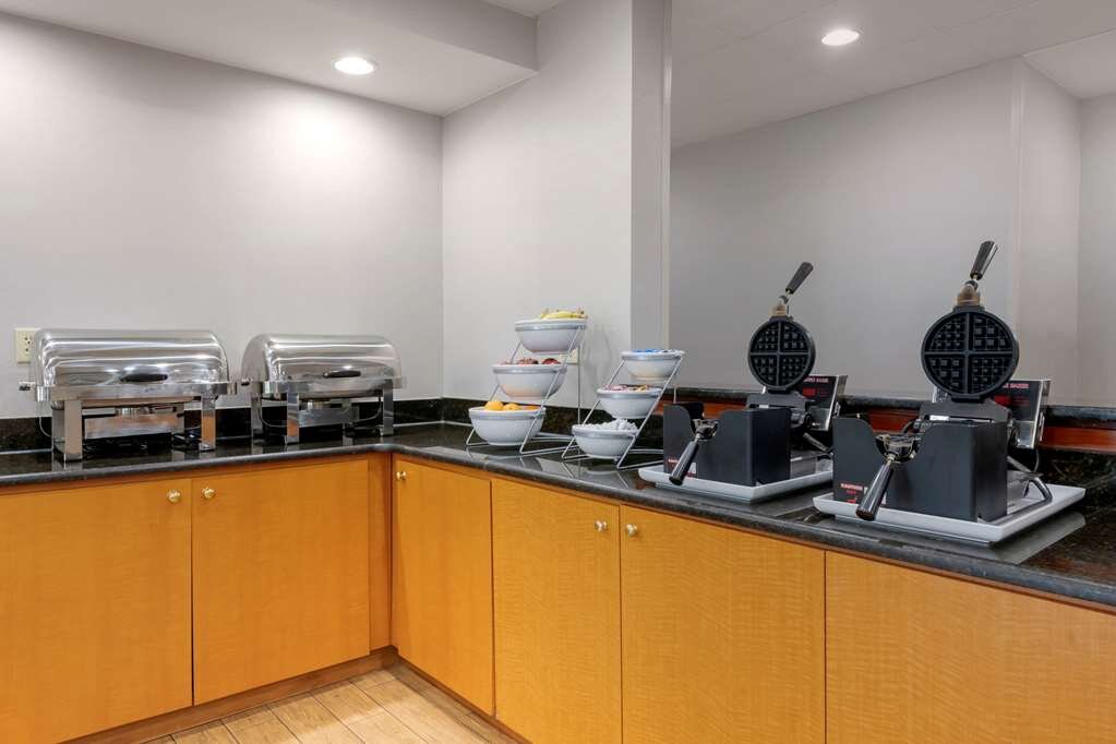 Hotel photo 53 of Comfort Suites Near Universal Orlando Resort.
