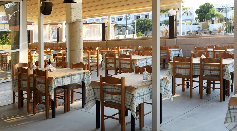 Iama Greek Taverna in Faliraki