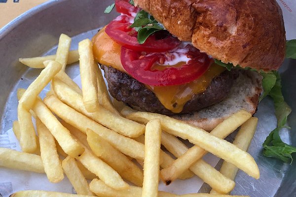 Schiaccia-hamburger di manzo homemade - Foto di Il Gusto in Piazza,  Frosinone - Tripadvisor