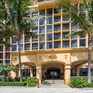 Wyndham Deerfield Beach Resort in Deerfield Beach, image may contain: Hotel, Resort, Condo, City