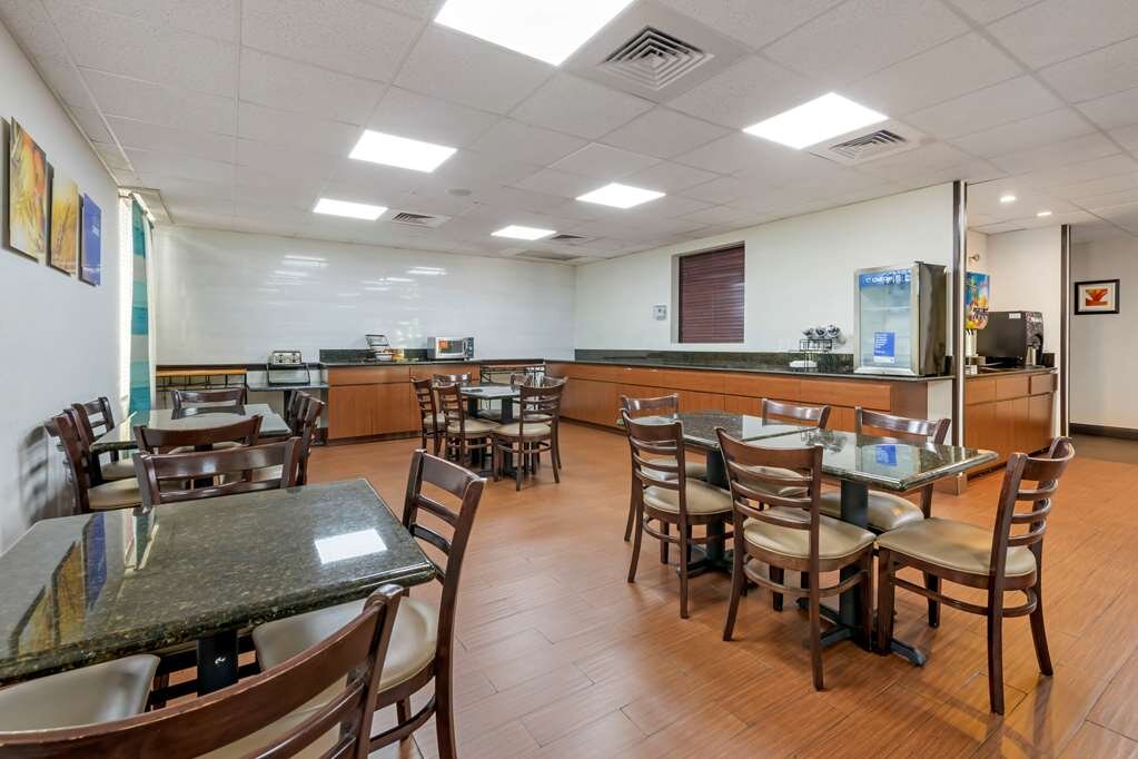 COMFORT INN SUITES FORT LAUDERDALE WEST TURNPIKE Updated 2024   Breakfast Area 