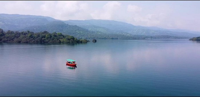 Boating in Tapola lake with tapola resort - shivsagar agro tourism, tapola