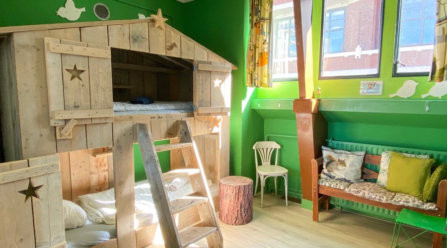 Familiekamer met Eigen Badkamer in dezelfde gang