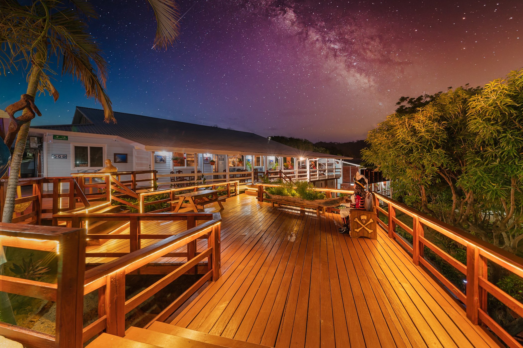 Roatan Yacht Club, Hotel, Restaurant, Marina & Dive Center image