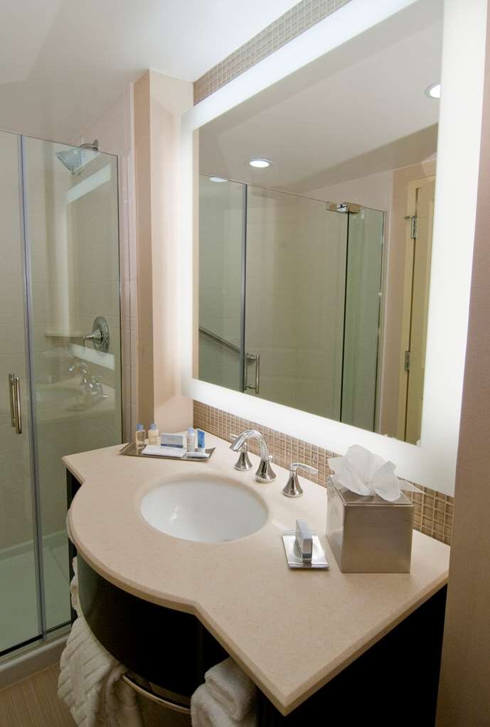 Hotel photo 72 of DoubleTree by Hilton Hotel Sterling - Dulles Airport.