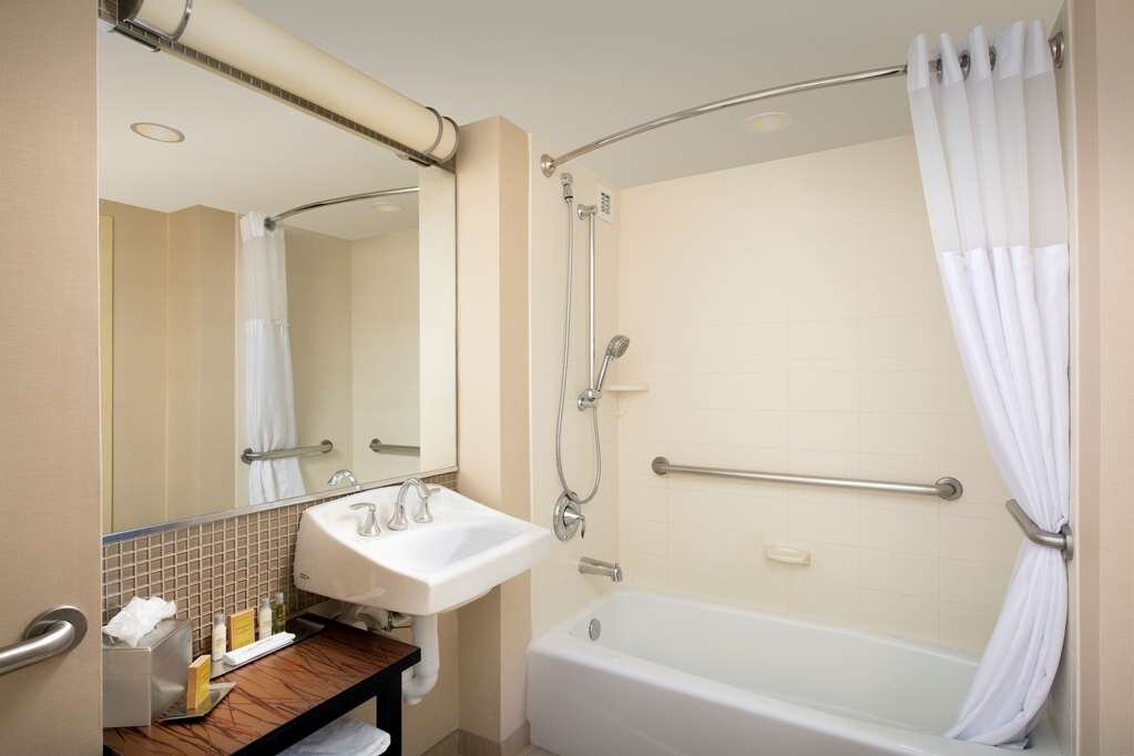 Hotel photo 42 of DoubleTree by Hilton Hotel Sterling - Dulles Airport.