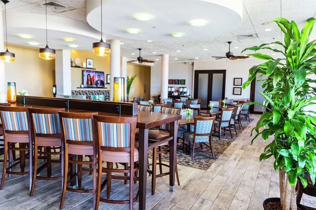Hotel photo 10 of Hampton Inn Virginia Beach-Oceanfront North.