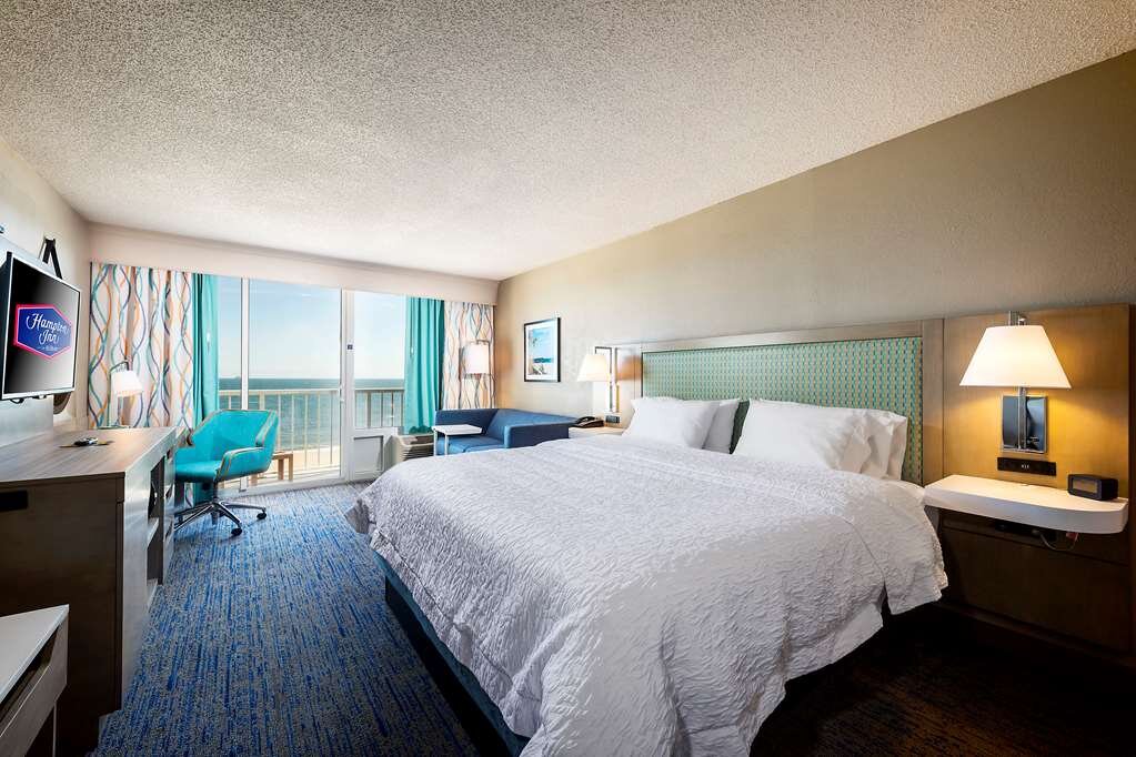 Hotel photo 2 of Hampton Inn Virginia Beach-Oceanfront North.