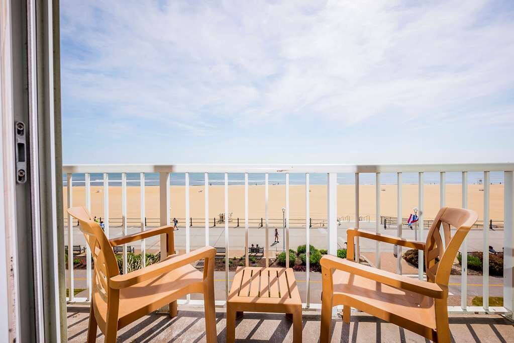 Hotel photo 9 of Hampton Inn Virginia Beach-Oceanfront North.