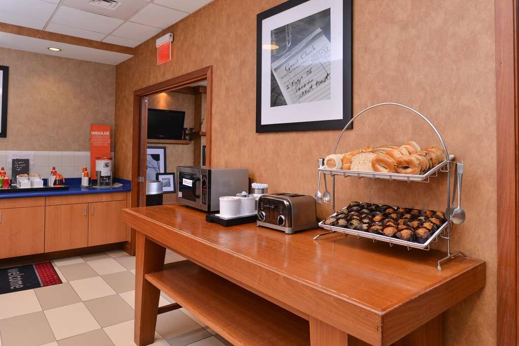 Hotel photo 49 of Hampton Inn Virginia Beach-Oceanfront South.