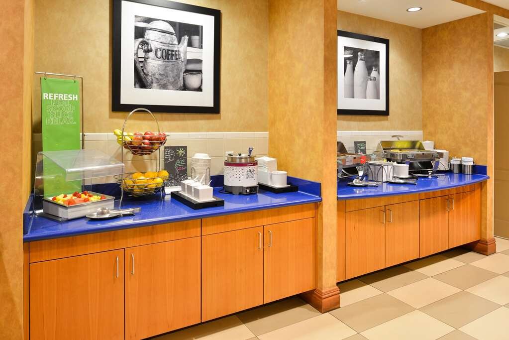 Hotel photo 25 of Hampton Inn Virginia Beach-Oceanfront South.