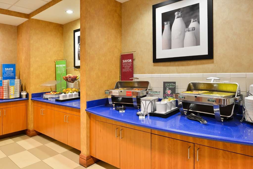Hotel photo 42 of Hampton Inn Virginia Beach-Oceanfront South.