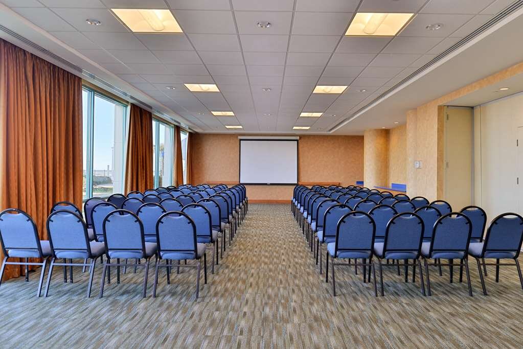 Hotel photo 21 of Hampton Inn Virginia Beach-Oceanfront South.