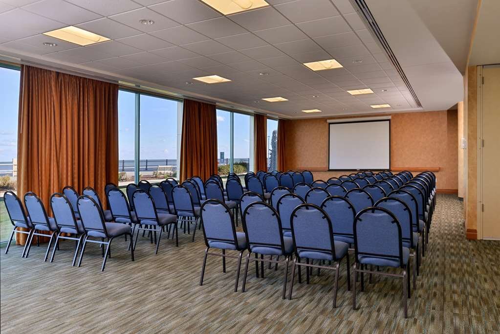 Hotel photo 32 of Hampton Inn Virginia Beach-Oceanfront South.