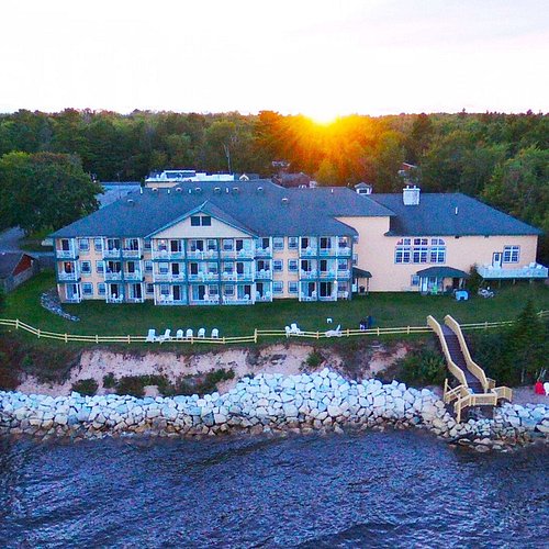 THE 10 CLOSEST Hotels to Tahquamenon Falls State Park, Paradise