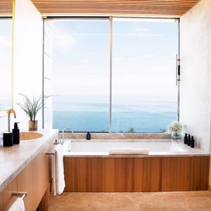 Akelarre Suite Bathroom