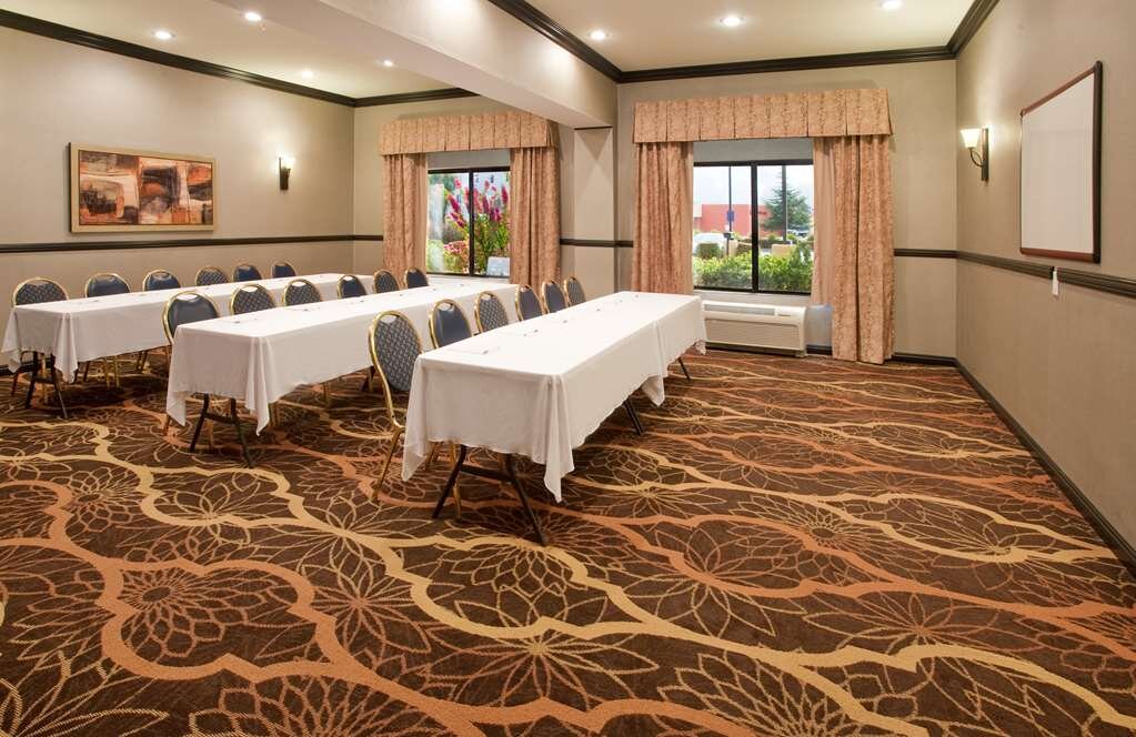 Hotel photo 6 of Hampton Inn & Suites Hemet.