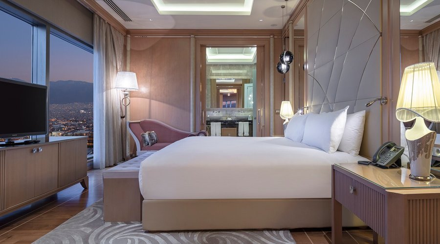 PRESIDENTIAL SUITE