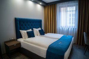 Room & Suite
