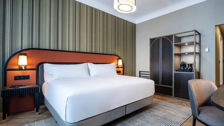 Deluxe Guest Room