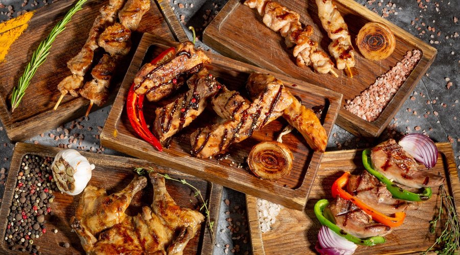 Вкусные мясные блюда в Хищnik Стейк's & burgers