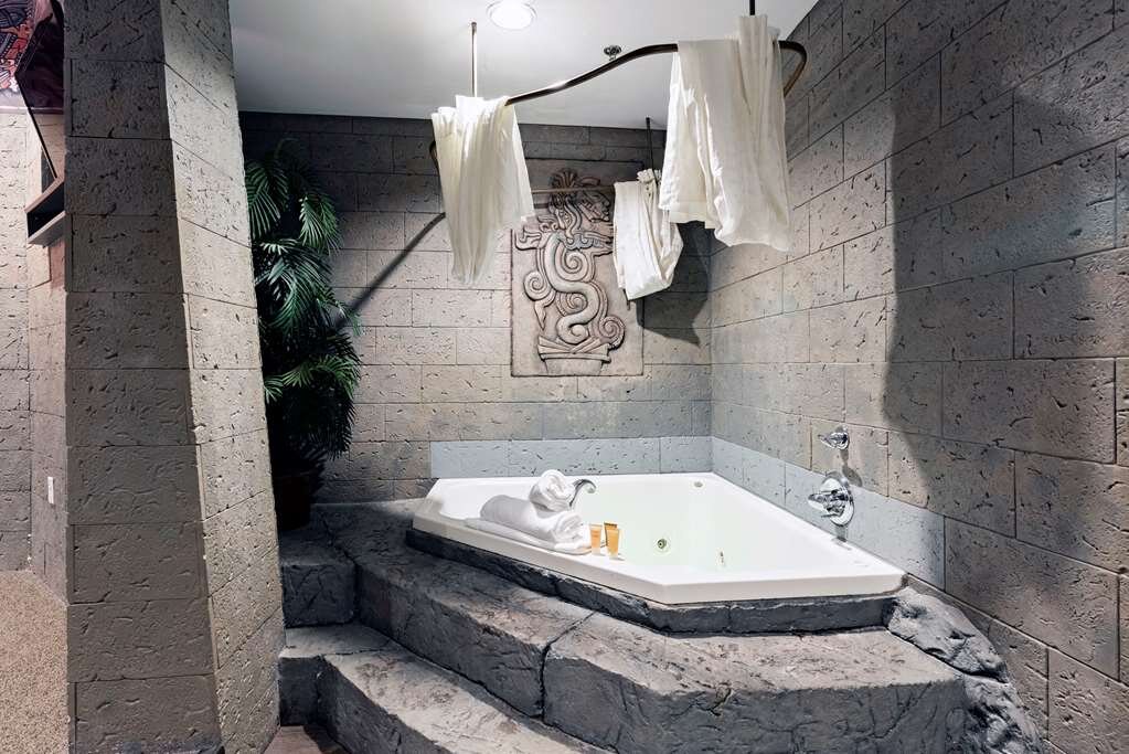 Hotel photo 65 of Chateau Avalon, Ascend Hotel Collection.