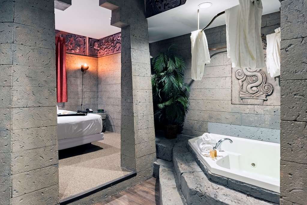 Hotel photo 30 of Chateau Avalon, Ascend Hotel Collection.