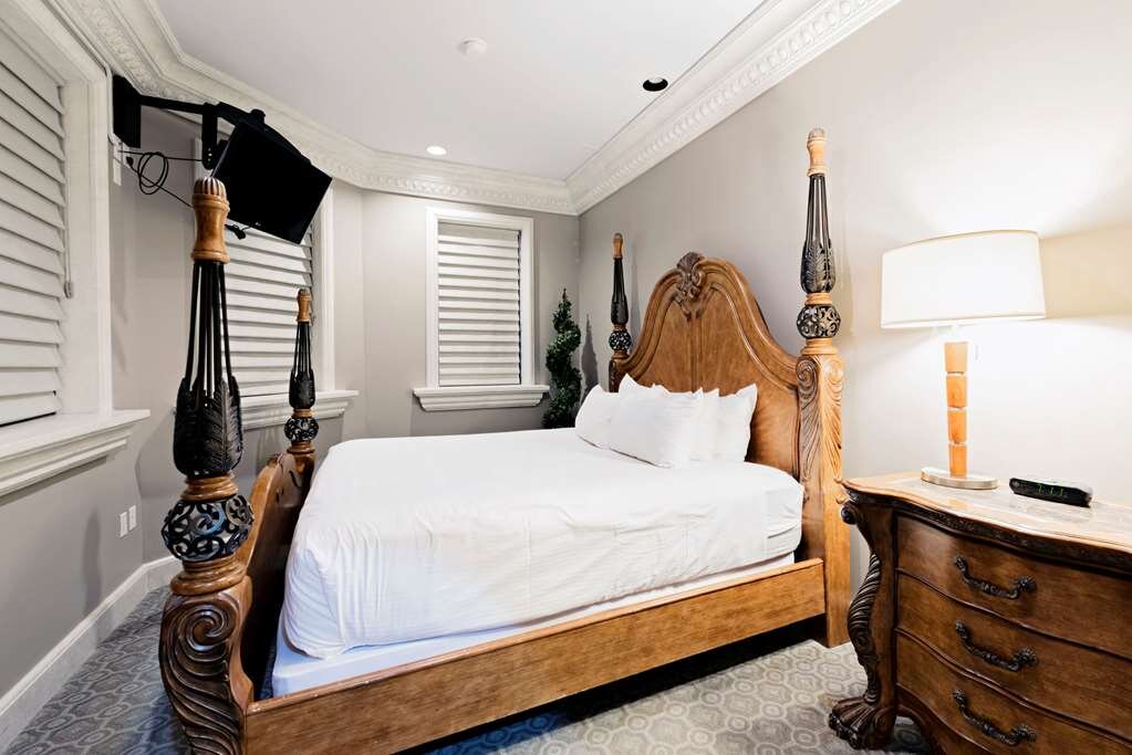 Hotel photo 20 of Chateau Avalon, Ascend Hotel Collection.