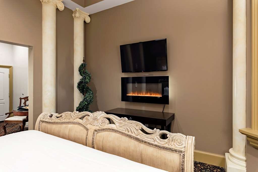 Hotel photo 71 of Chateau Avalon, Ascend Hotel Collection.