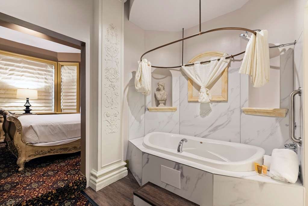 Hotel photo 32 of Chateau Avalon, Ascend Hotel Collection.