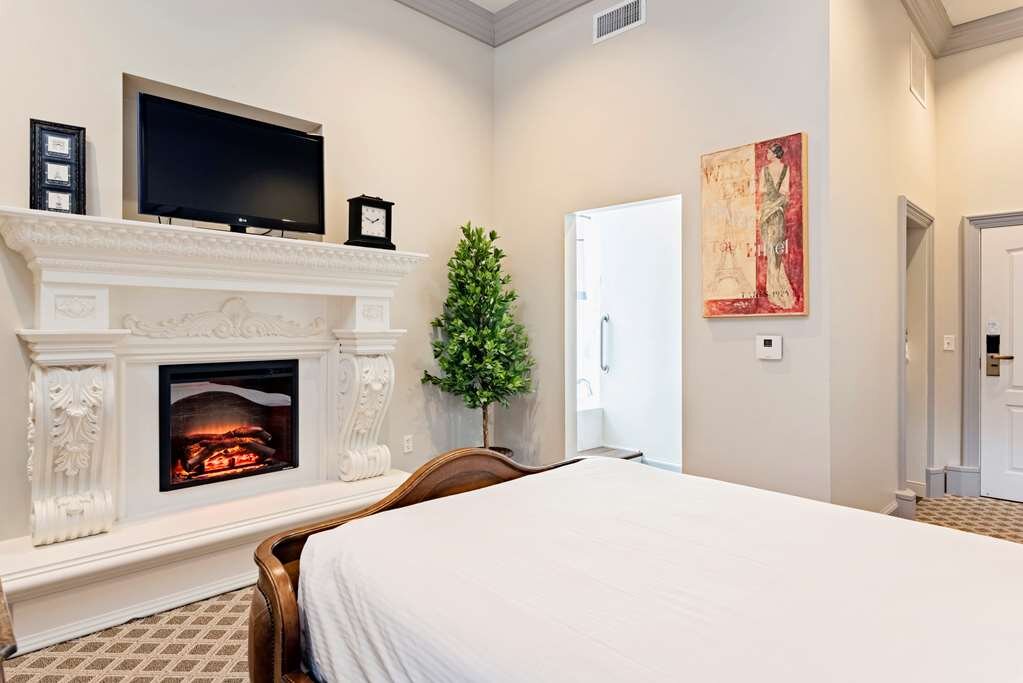 Hotel photo 16 of Chateau Avalon, Ascend Hotel Collection.