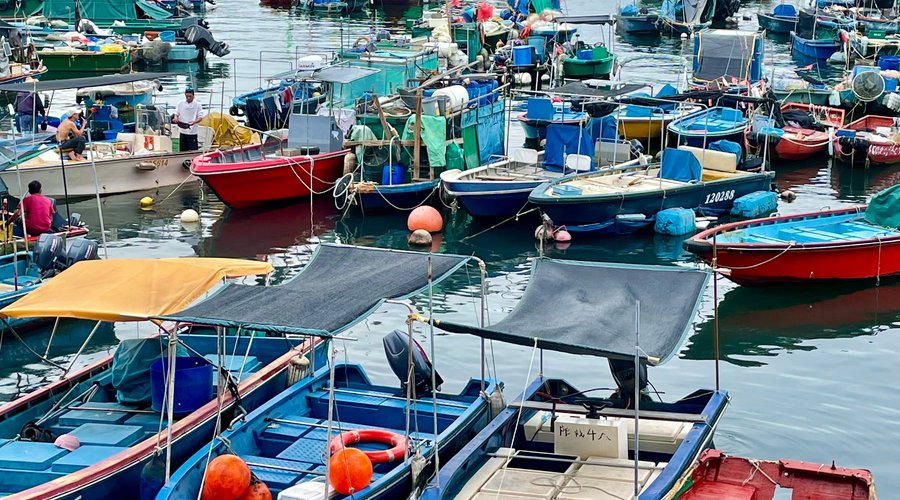 Cheung Chau Island is one of the easiest and best day trips in Hong Kong. It has all the old-world charm of a fishing village, with a colourful harbour, traditional temples, small roadside shrines and a string of local seafood restaurants along the waterfront.