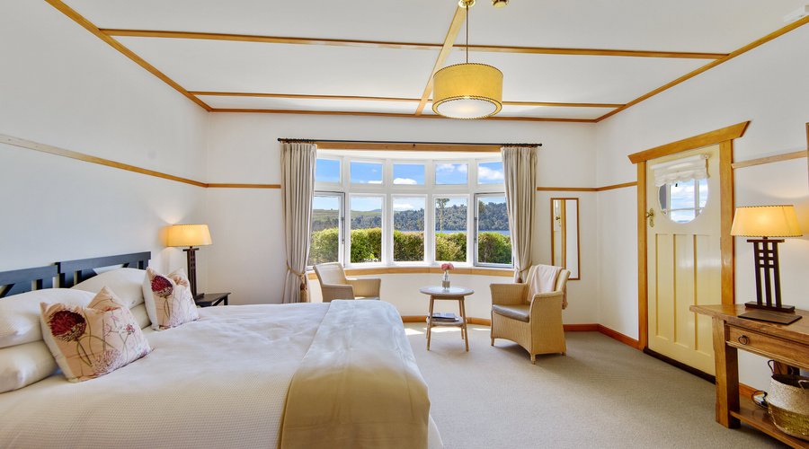 Lake View Room