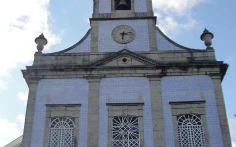 Exterior, parte superior da fachada.