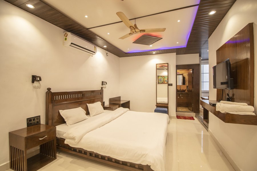 PACHMARHI GUEST HOUSE - Prices & Specialty Hotel Reviews (Madhya Pradesh)